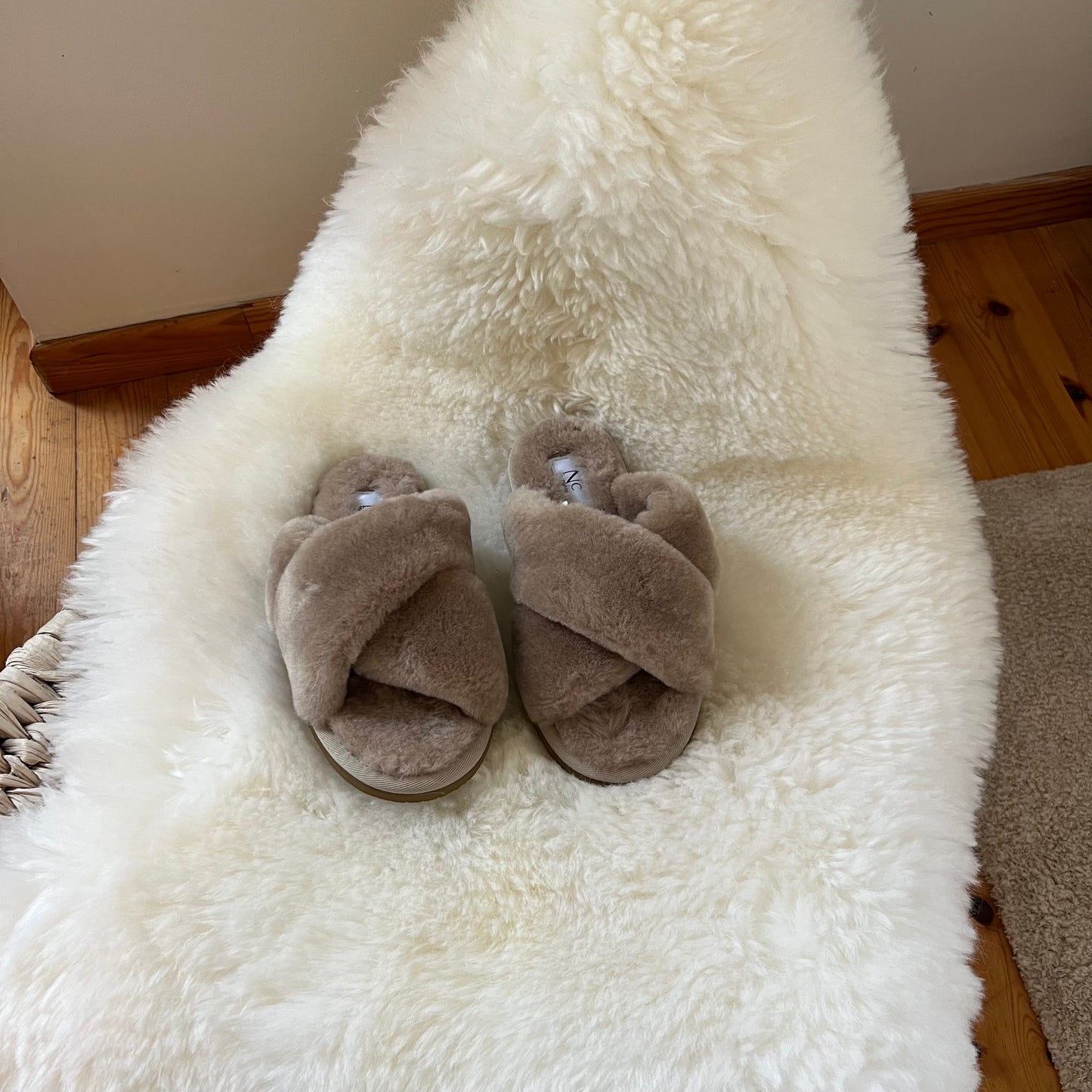 Pantoufles en peau de mouton - 2 coloris