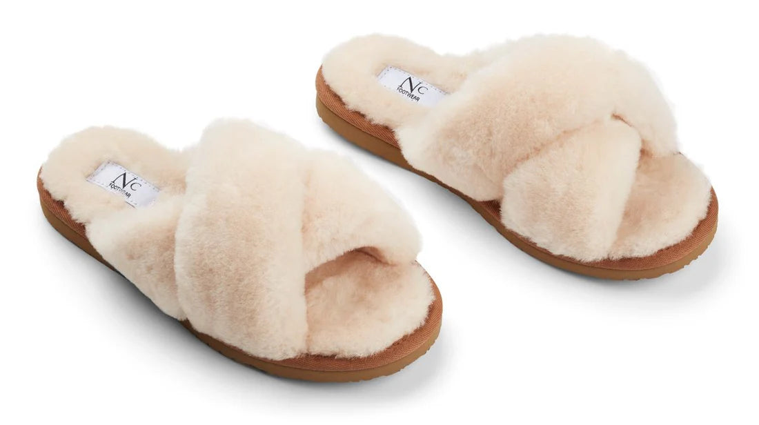 Pantoufles en peau de mouton - 2 coloris